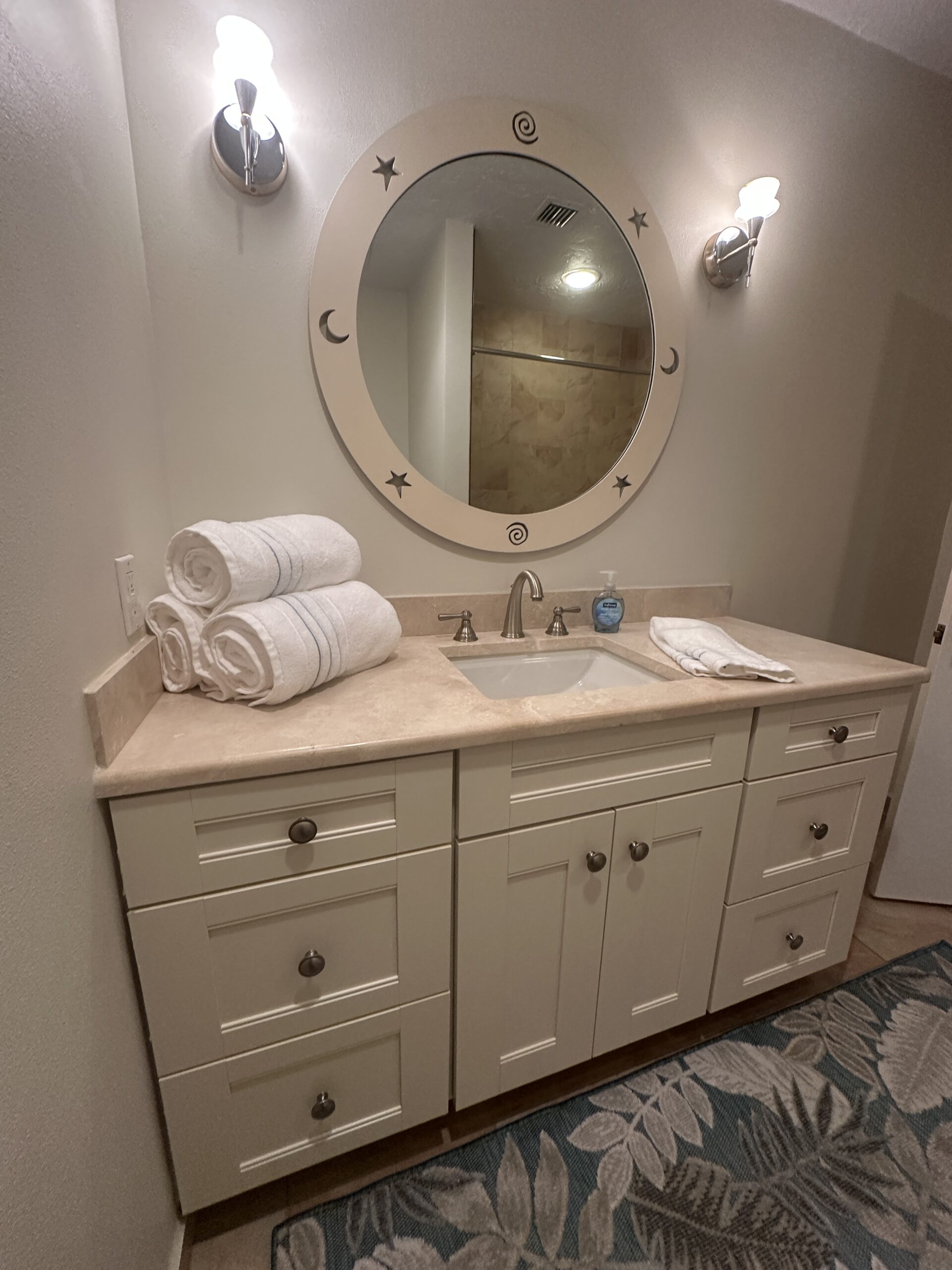Bathroom vanity