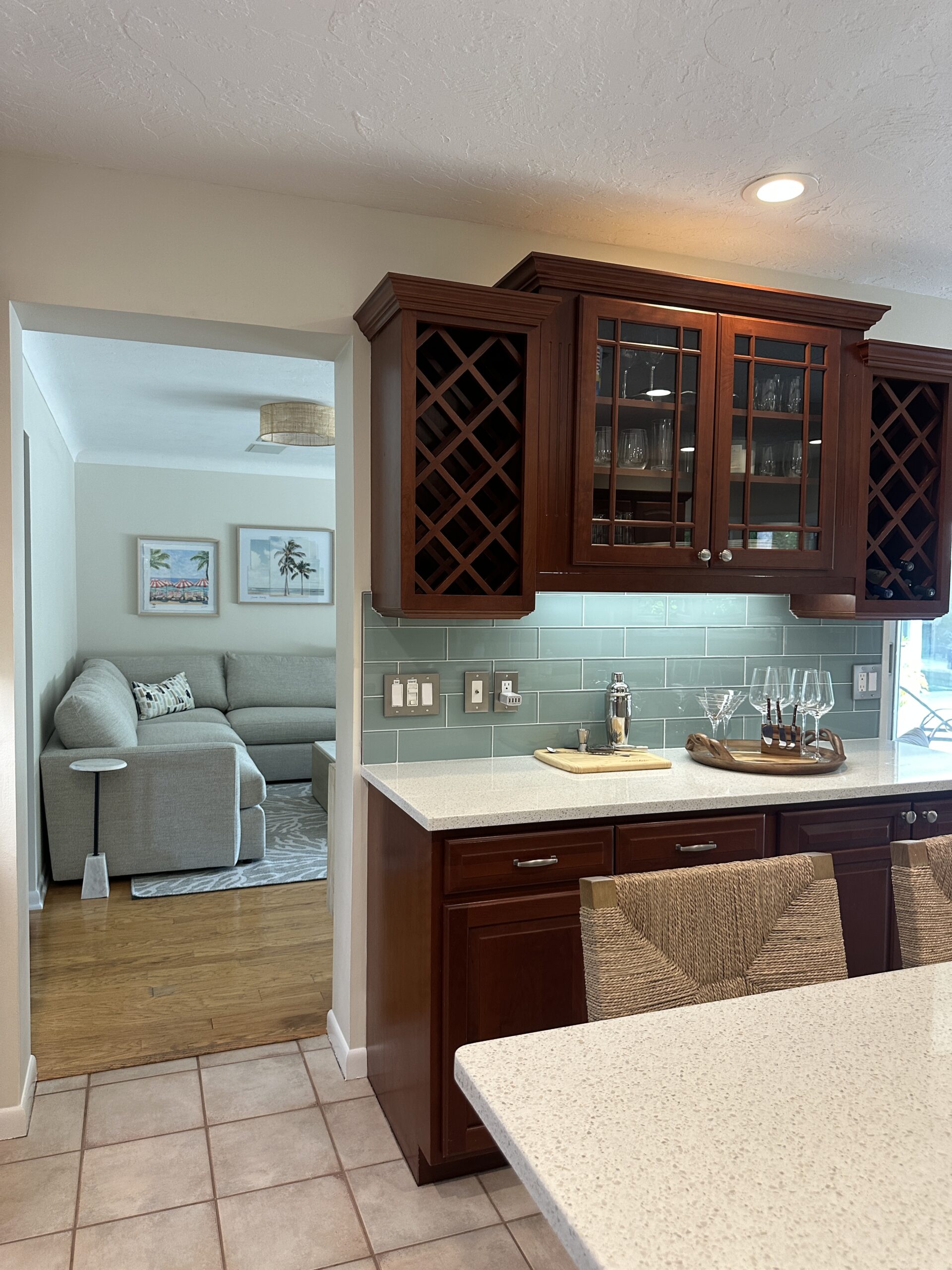 Kitchen bar area